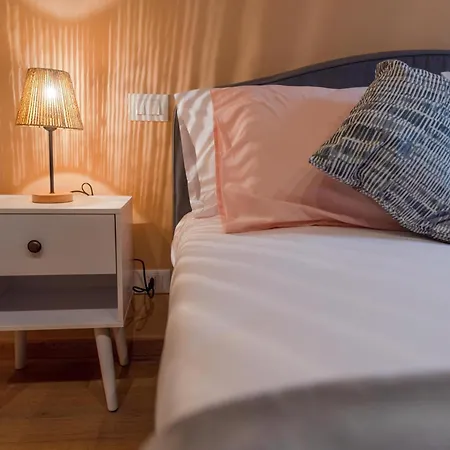 Apartment Secret Family Escape - Cozy Arched Flat *