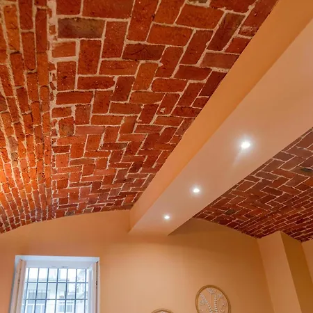 Secret Family Escape - Cozy Arched Flat Apartment