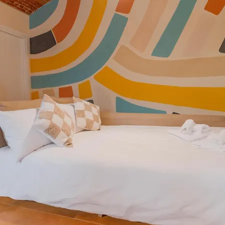 Secret Family Escape - Cozy Arched Flat Apartment