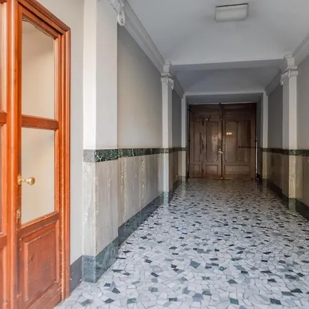 Apartment Secret Family Escape - Cozy Arched Flat